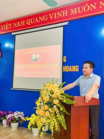 LỄ KẾT NẠP ĐẢNG VIÊN MỚI NĂM HỌC 2025 – 2026 CỦA CHI BỘ TRƯỜNG MN SỐ 1 PÁ KHOANG