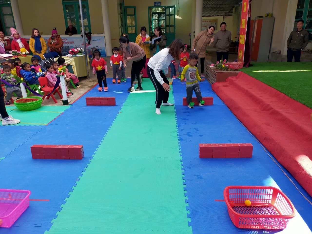 ĐÔI DÉP THẦN KỲ